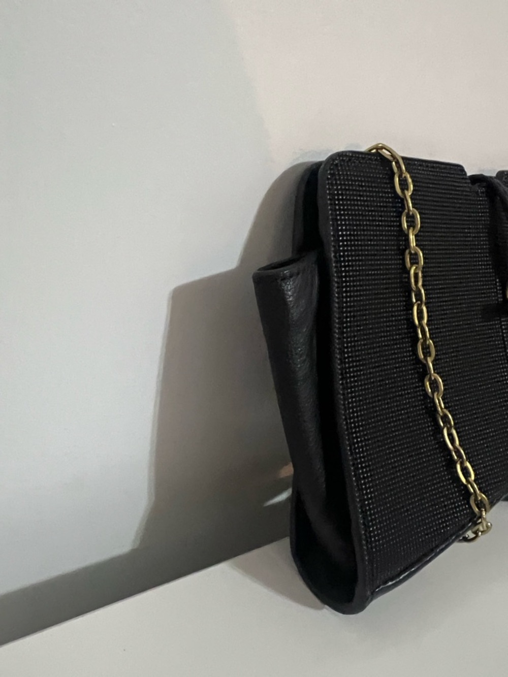 Pore La Victoire Black Leather Chain Strap Crossbody Evening Bag w/Gold Hardware - Picture 4 of 10